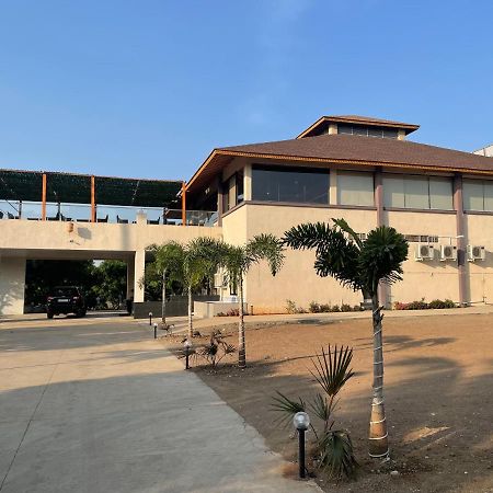 Amanta Resort Nashik Exterior photo